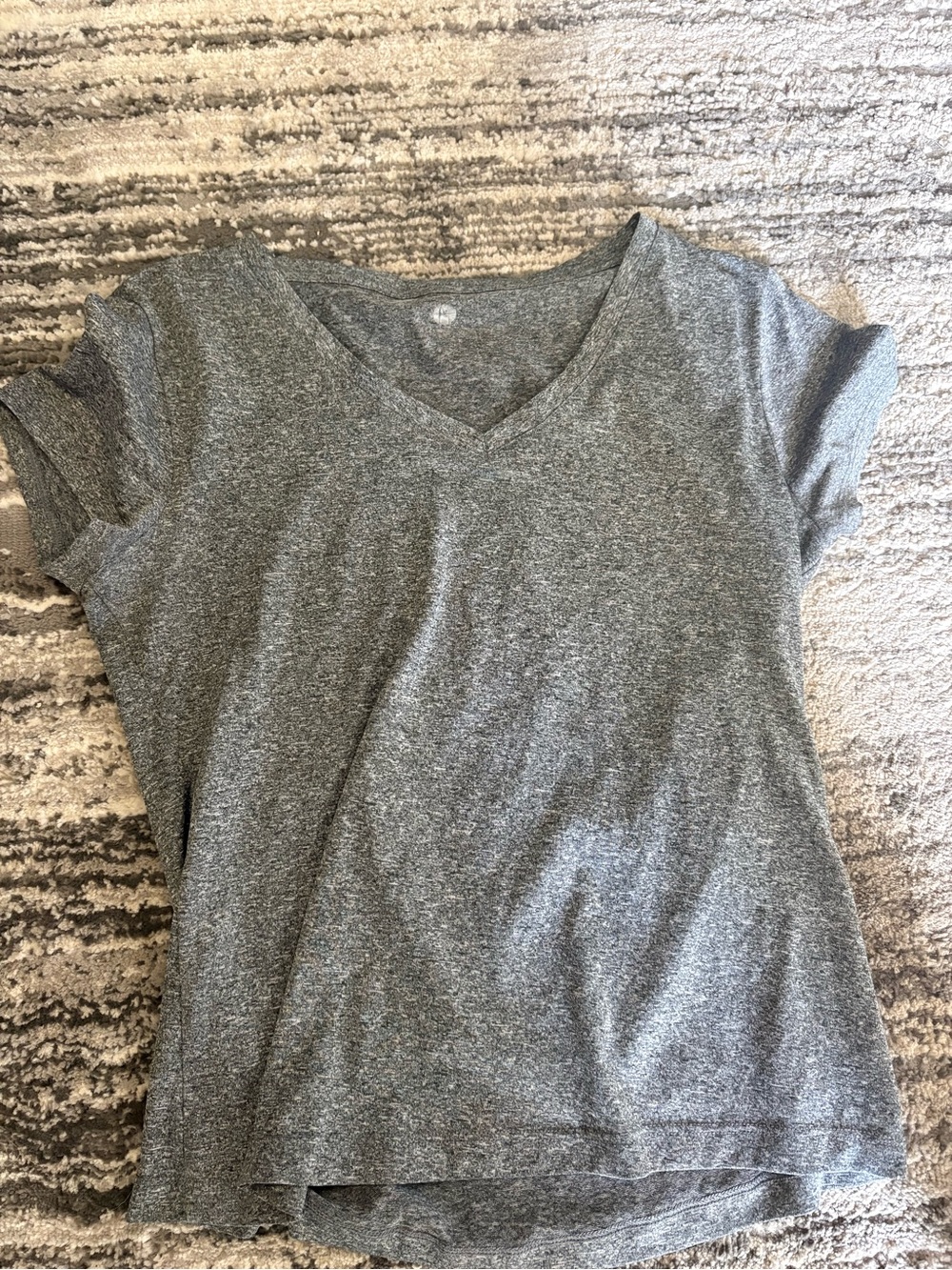 lululemon athletica Men's? Women's? Gray V-Neck Short Sleeve Tee